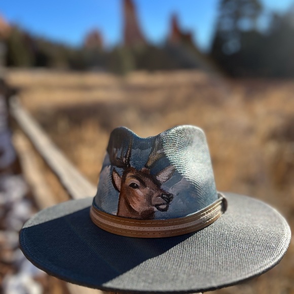 One-of-a-kind hand painted hat of Buck - Picture 3 of 3